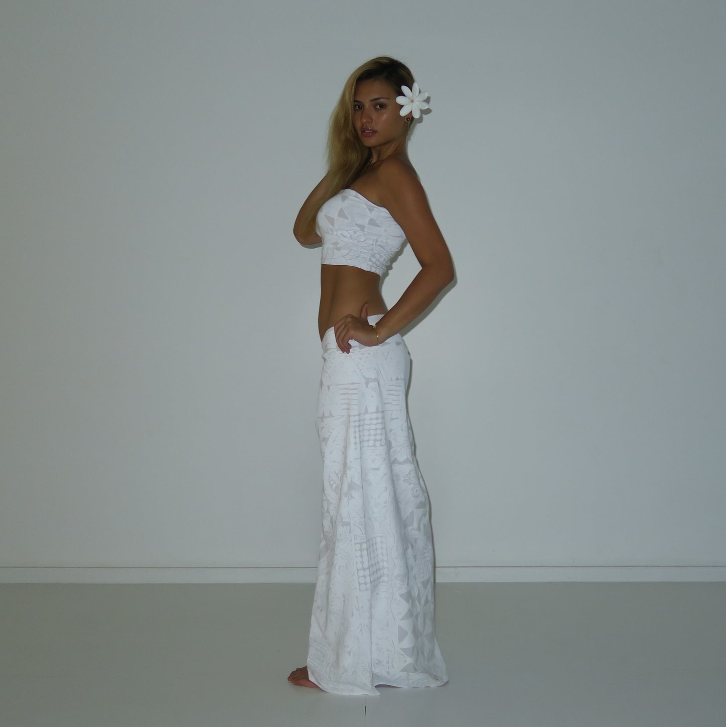 tiarebeauty, lydiasimonis, hawaiian, island beauty, natural beauty, tiara flower, flower, tiare, tiare flower, miss cook islands, atiu, dancer, tamer, era , cookislanddancing, pare, beauty queen, cookisland princess