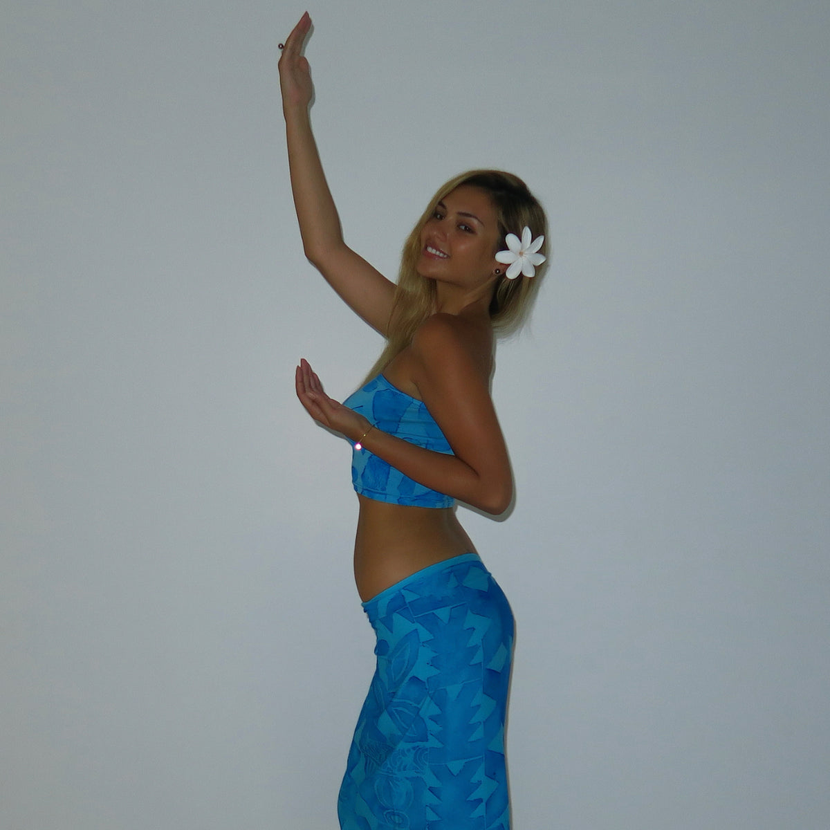 tiarebeauty,  lydiasimonis, hawaiian, island beauty, natural beauty, tiara flower, flower, tiare, tiare flower, miss cook islands, atiu, dancer, tamer, era , cookislanddancing, cookisland princess